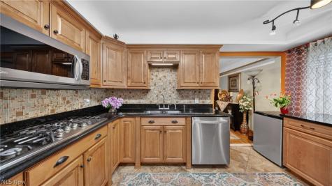 6649 Maplehurst Road North Olmsted OH 44070