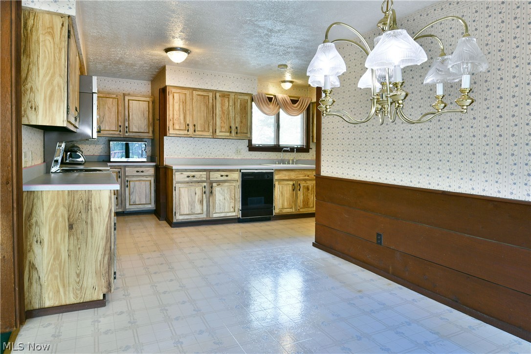 5705 State Route 46 Cortland OH 44410