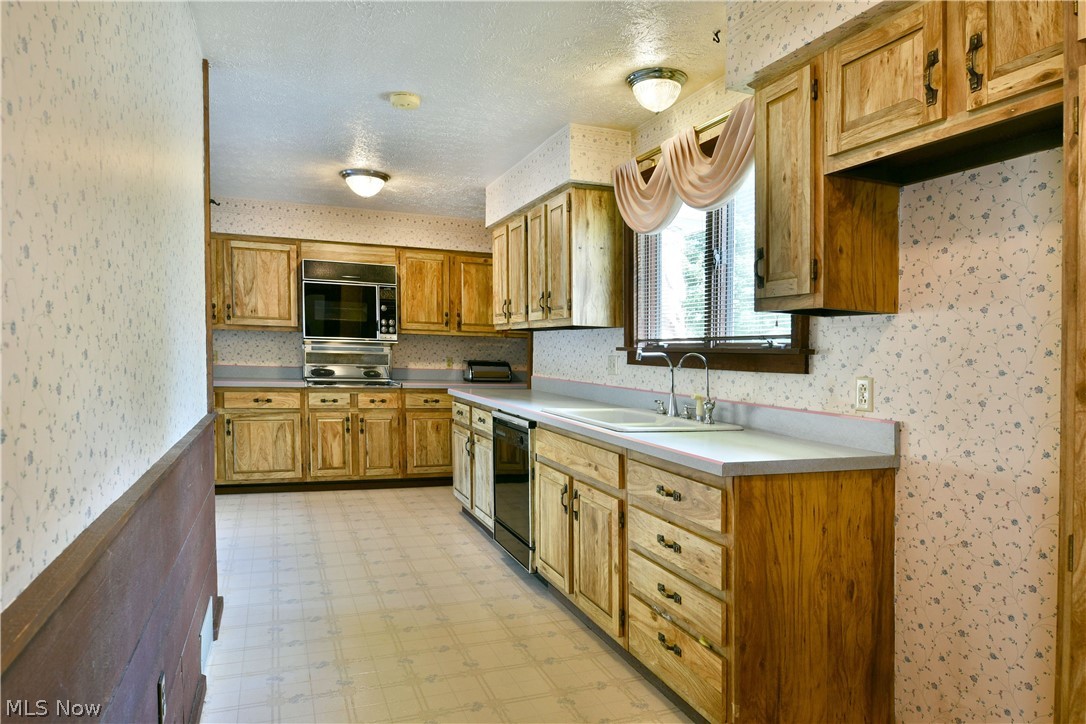 5705 State Route 46 Cortland OH 44410