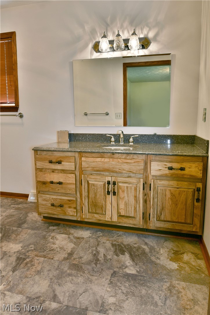 5705 State Route 46 Cortland OH 44410