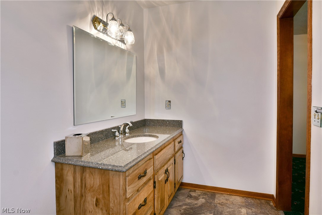 5705 State Route 46 Cortland OH 44410