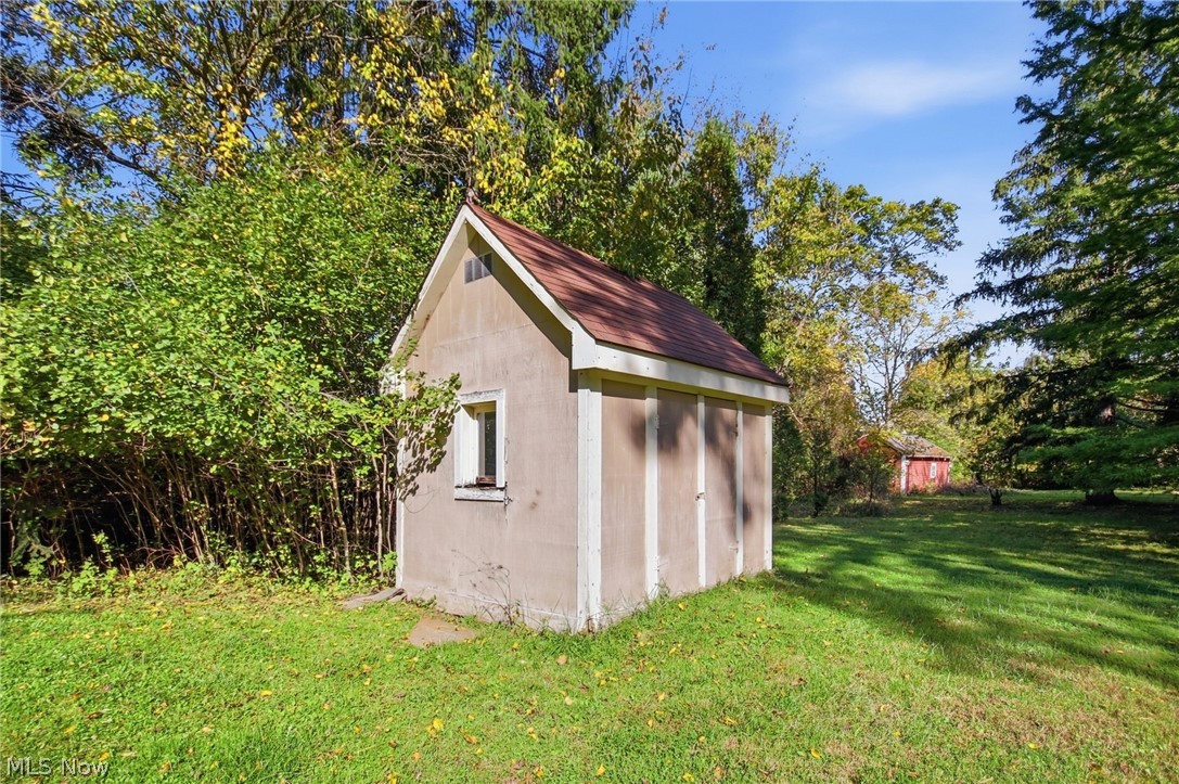 852 S Lake Street Amherst OH 44001