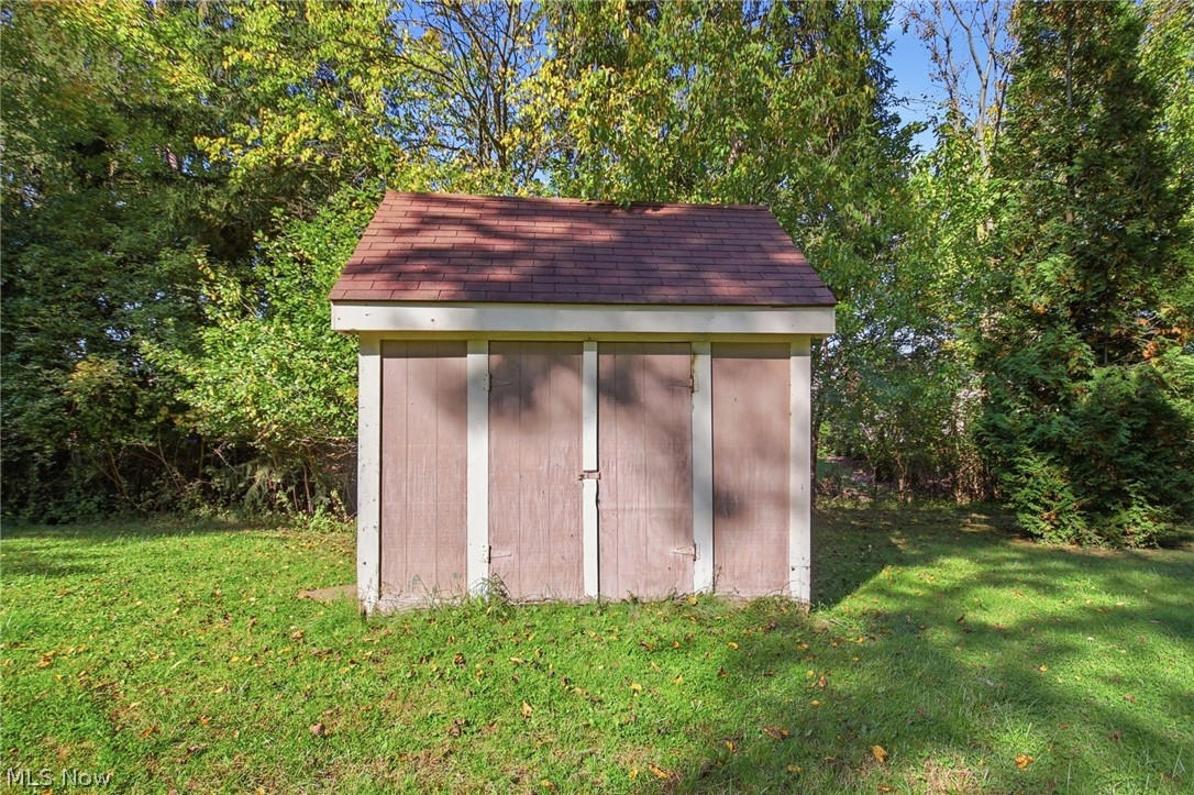 852 S Lake Street Amherst OH 44001