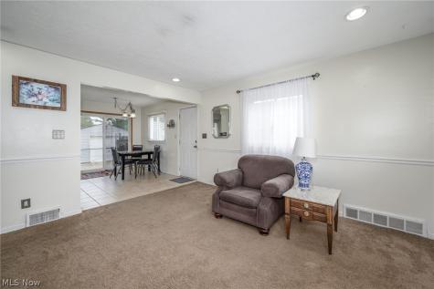 371 Washington Avenue Barberton OH 44203