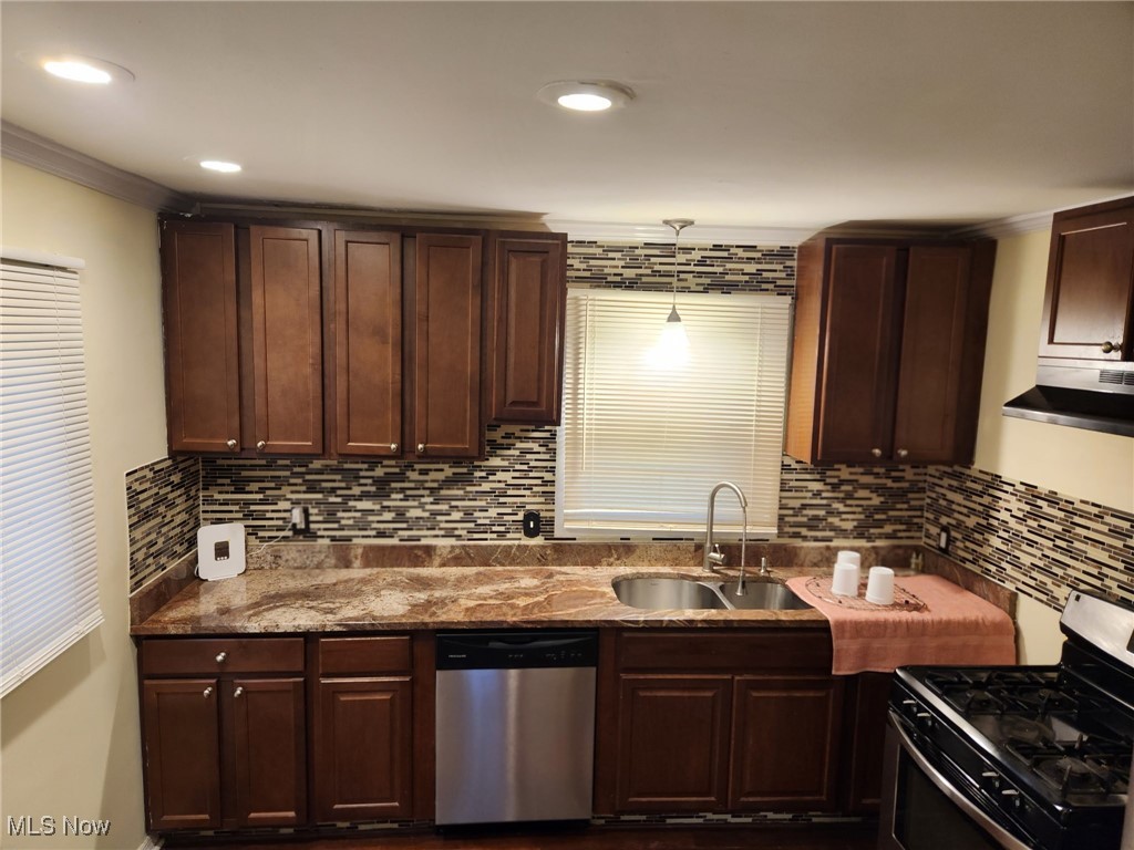 16702 Glendale Avenue Cleveland OH 44128