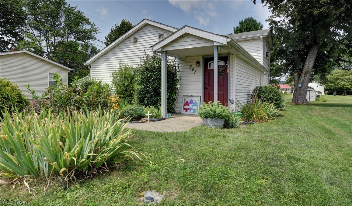 541 Grand Street NW Bolivar OH 44612