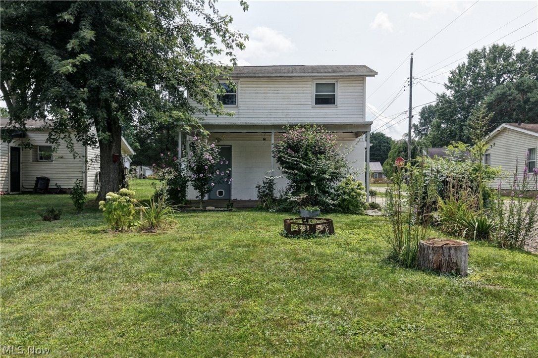 541 Grand Street NW Bolivar OH 44612