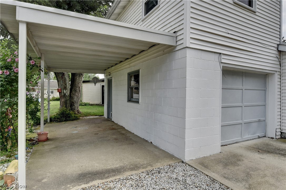 541 Grand Street NW Bolivar OH 44612