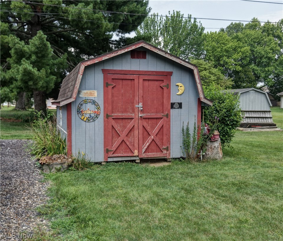 541 Grand Street NW Bolivar OH 44612