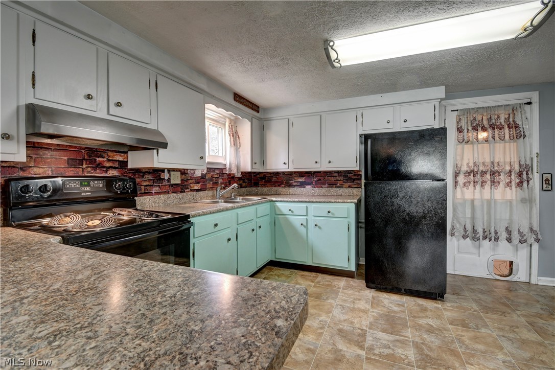 541 Grand Street NW Bolivar OH 44612