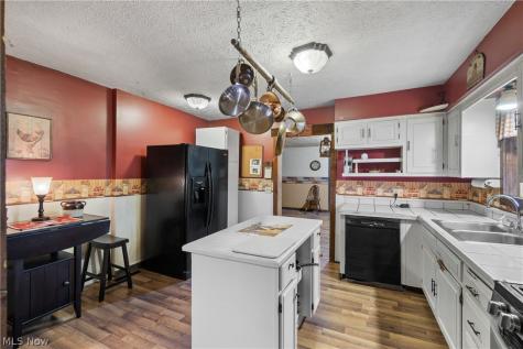 2377 Greensburg Road North Canton OH 44720