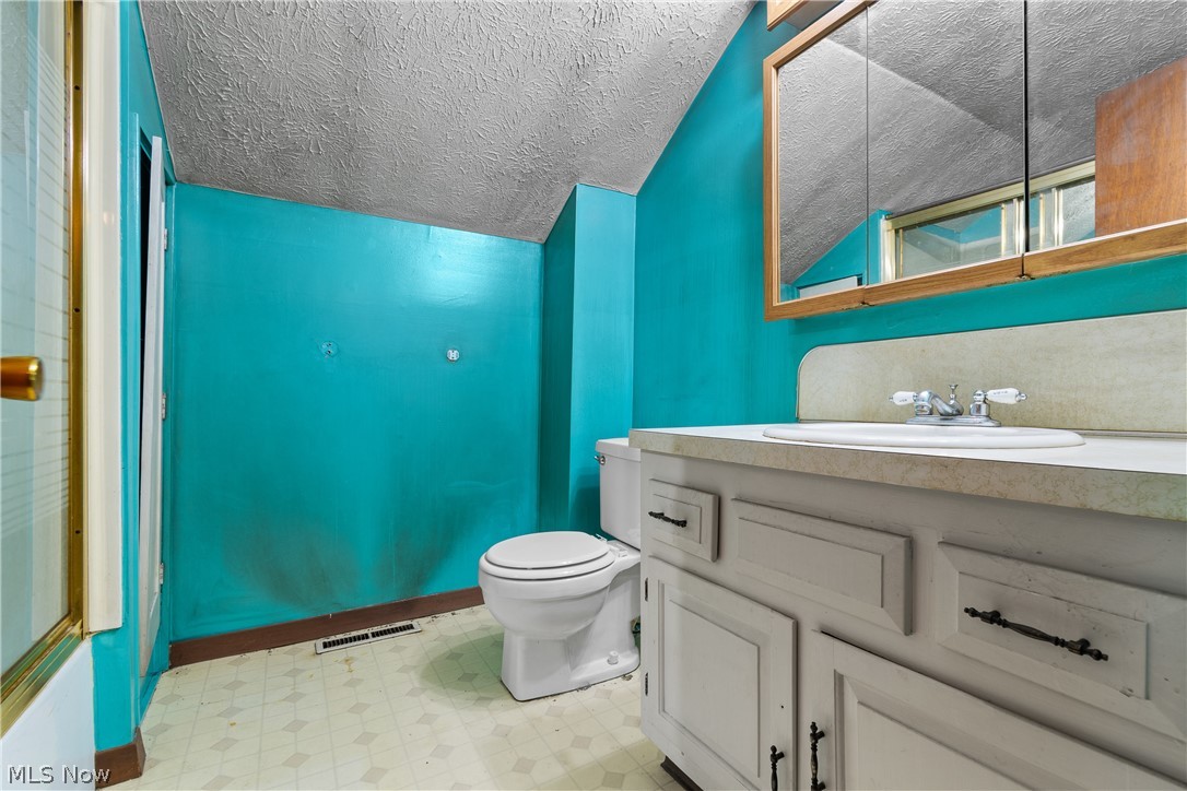 2377 Greensburg Road North Canton OH 44720