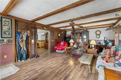 2377 Greensburg Road North Canton OH 44720