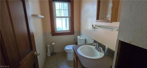 1518 Middle Avenue Elyria OH 44035