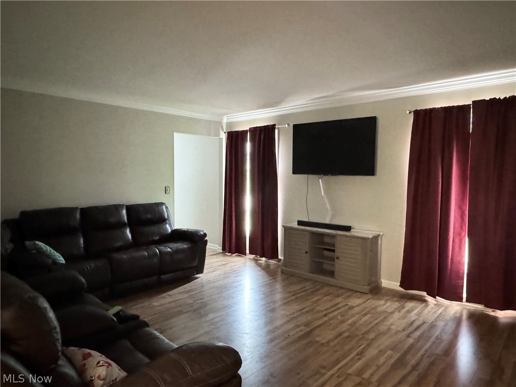 1679 Lakeview Square NE Bolivar OH 44612