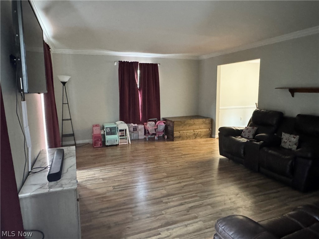 1679 Lakeview Square NE Bolivar OH 44612
