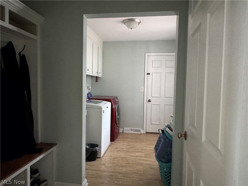 1679 Lakeview Square NE Bolivar OH 44612
