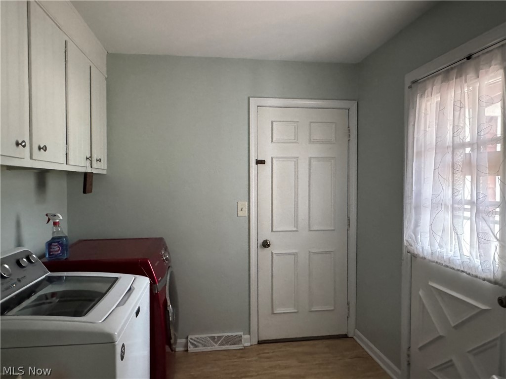 1679 Lakeview Square NE Bolivar OH 44612