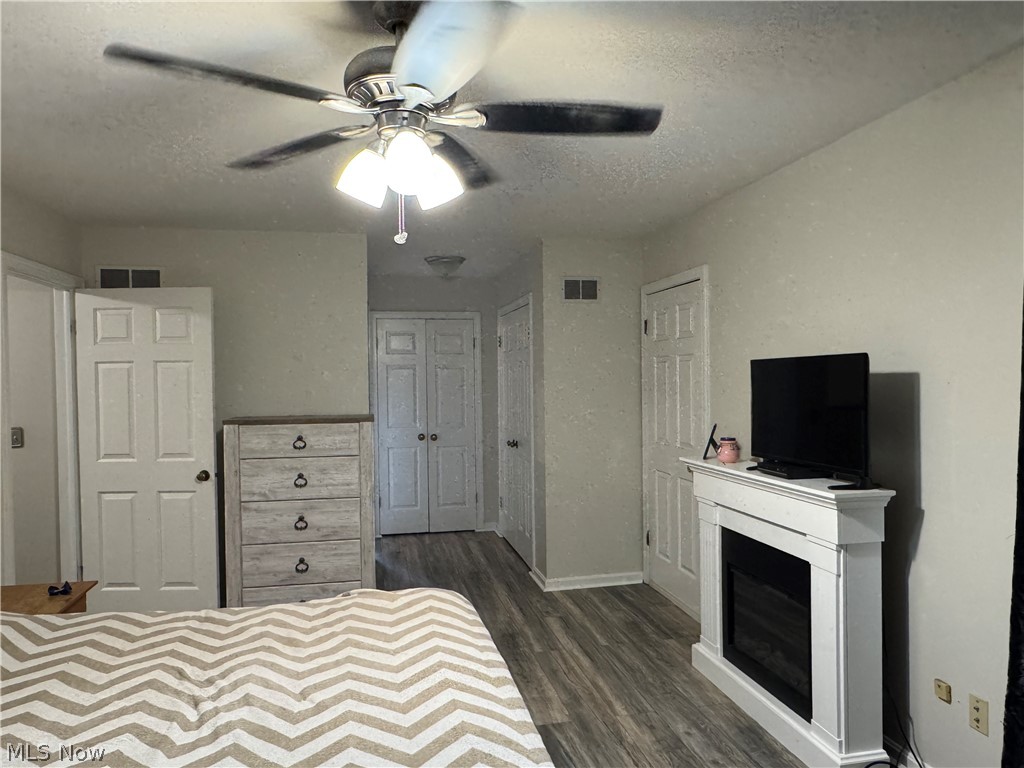 1679 Lakeview Square NE Bolivar OH 44612