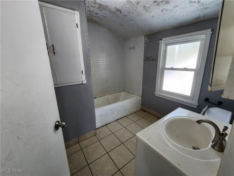 1691 S Belvoir Boulevard South Euclid OH 44121
