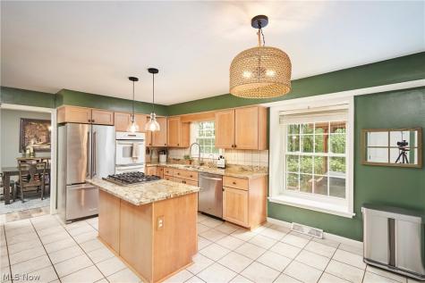 32630 Stony Brook Lane Solon OH 44139
