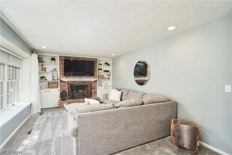 32630 Stony Brook Lane Solon OH 44139