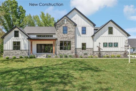 7110 Garden Place Drive Poland OH 44514