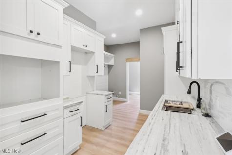 7110 Garden Place Drive Poland OH 44514