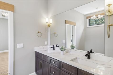 7110 Garden Place Drive Poland OH 44514