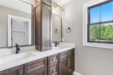 7110 Garden Place Drive Poland OH 44514