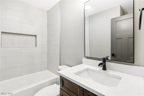 7110 Garden Place Drive Poland OH 44514