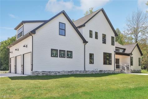 7110 Garden Place Drive Poland OH 44514