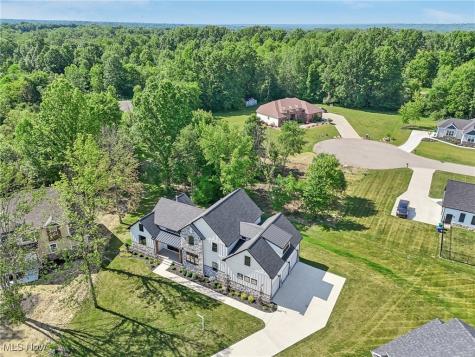 7110 Garden Place Drive Poland OH 44514