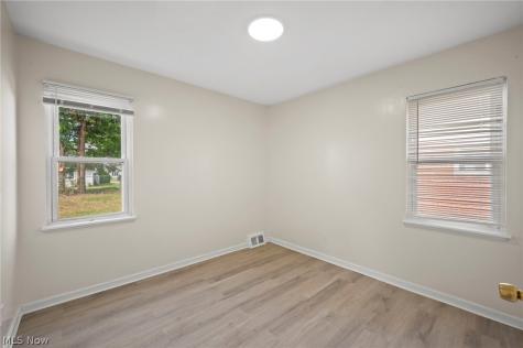 27051 Shirley Avenue Euclid OH 44132
