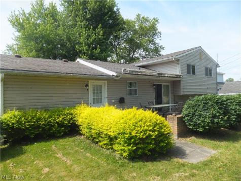 4641 E Lake Road Sheffield Lake OH 44054