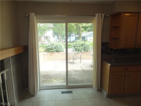 4641 E Lake Road Sheffield Lake OH 44054