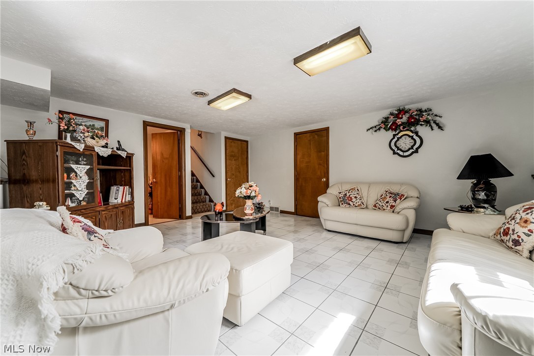 6117 Yorktown Road Lorain OH 44053