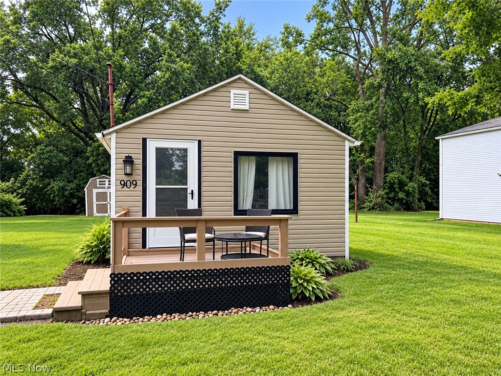 909 Harriet Street Lorain OH 44055