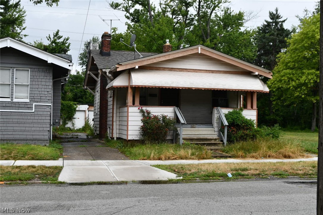 1582 E 133rd Street East Cleveland OH 44112