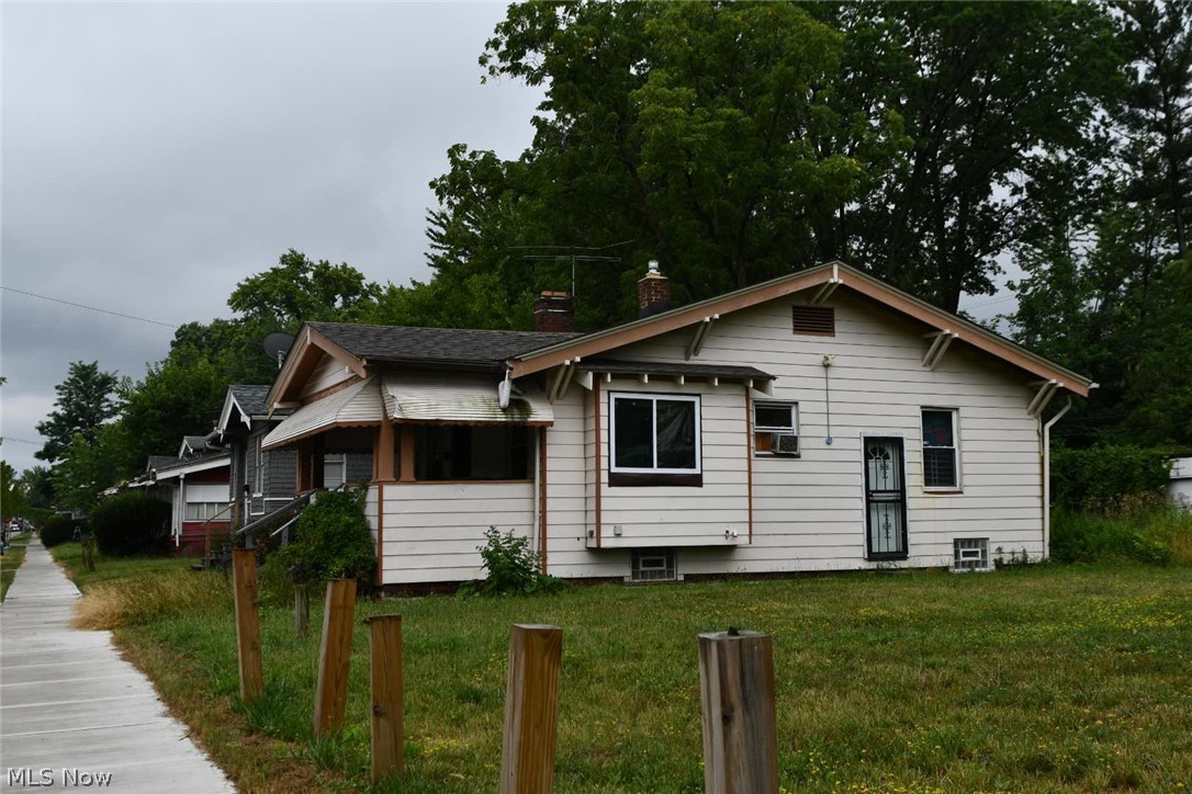 1582 E 133rd Street East Cleveland OH 44112