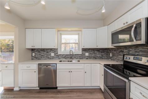 3888 Buckingham Brunswick OH 44212