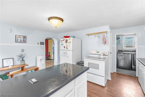 9065 12th Street North Benton OH 44449