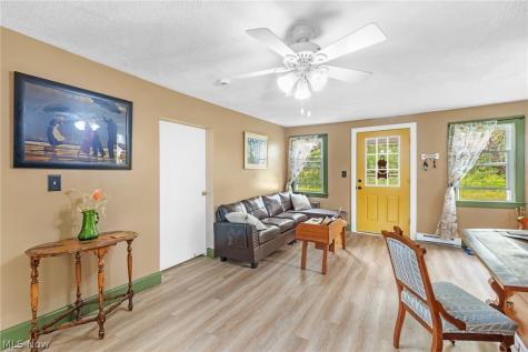 9065 12th Street North Benton OH 44449