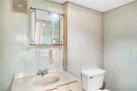 9065 12th Street North Benton OH 44449