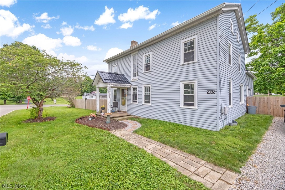 9065 12th Street North Benton OH 44449