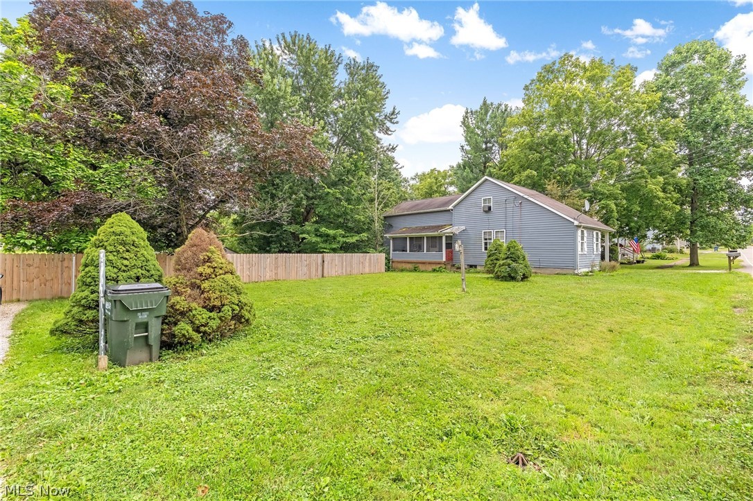 9065 12th Street North Benton OH 44449