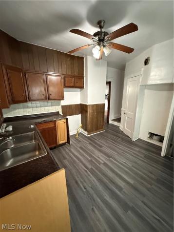 526 E 118th Street Cleveland OH 44108