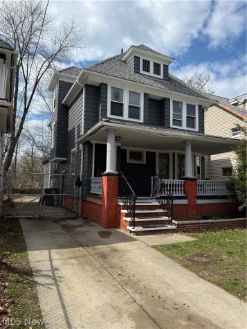 526 E 118th Street Cleveland OH 44108