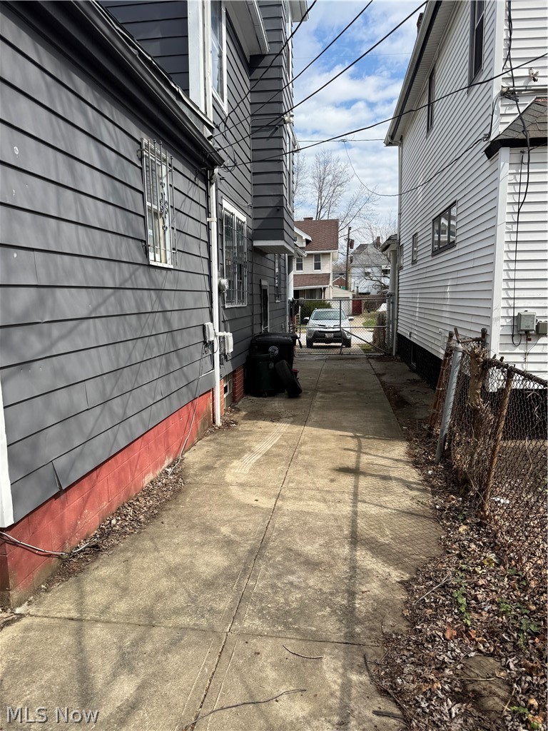 526 E 118th Street Cleveland OH 44108