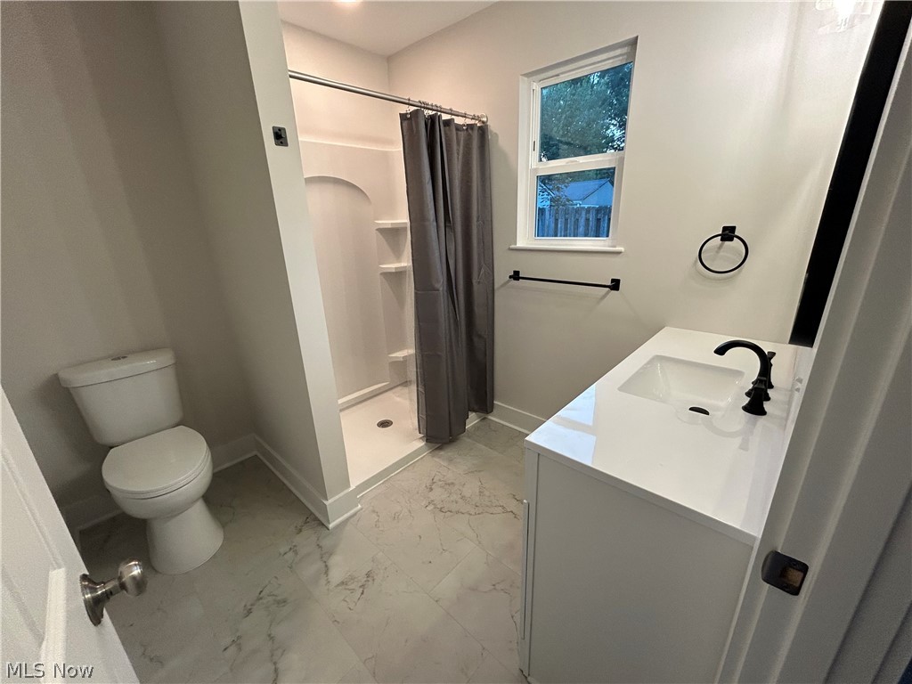 938 East Drive Sheffield Lake OH 44054